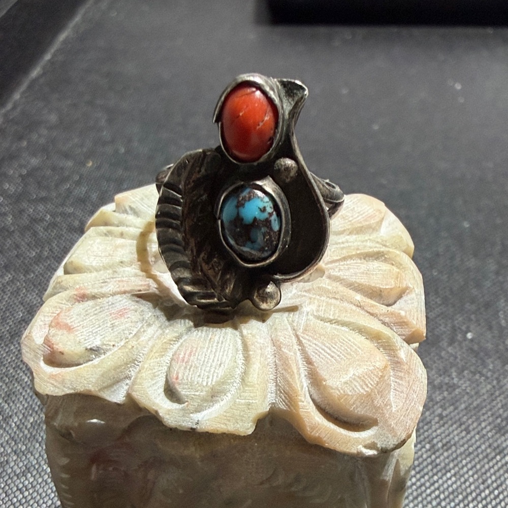 Unmarked Navajo Old Sterling Turquoise Coral Size 6 Ring  (1)